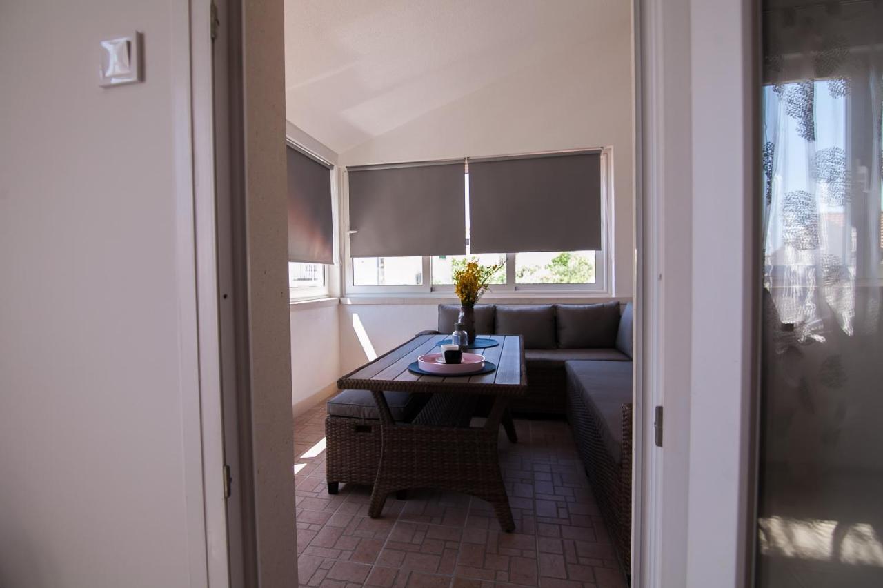 Family Apartments Brach Bol Exterior foto